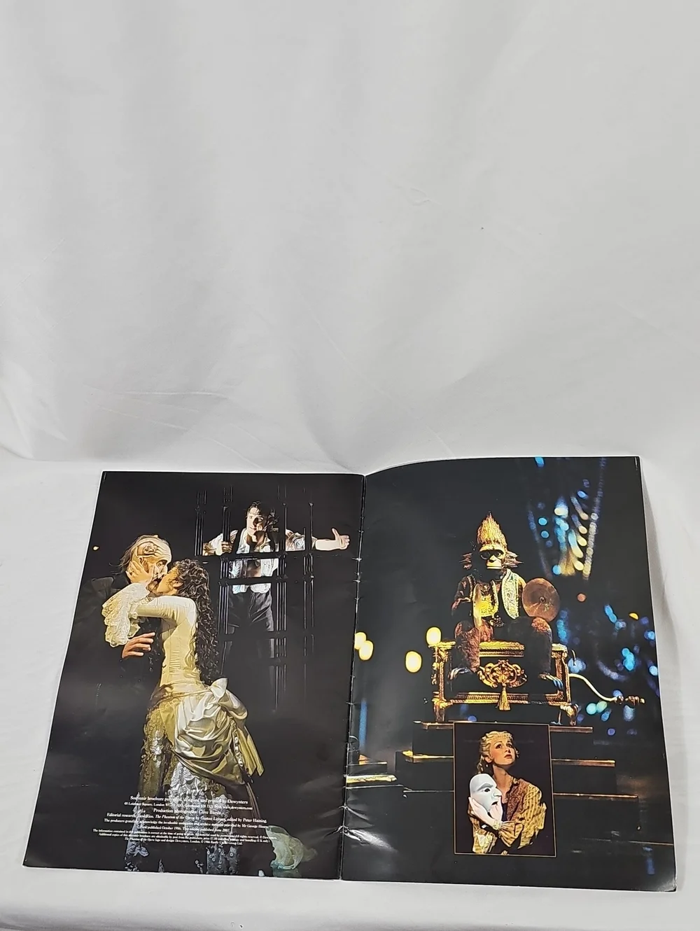 The Phantom of the Opera Souvenir Brochure - Picture 5 of 10